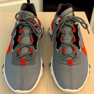 𝑵𝒊𝒌𝒆 𝑹𝒆𝒏𝒆𝒘 𝑮𝒓𝒂𝒚 𝒂𝒏𝒅 𝑹𝒆𝒅 𝑨𝒕𝒉𝒍𝒆𝒕𝒊𝒄 𝑺𝒉𝒐𝒆𝒔